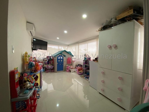 Imagen 3 de 26 de Casa Remodelada En Venta Colinas De Los Ruices Mls #22-25755 Ingrid Guzmán