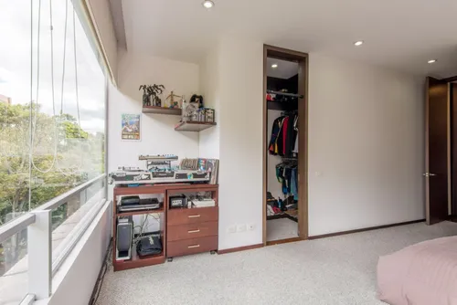Apartamento En Venta En El Chicó. Cod V2645