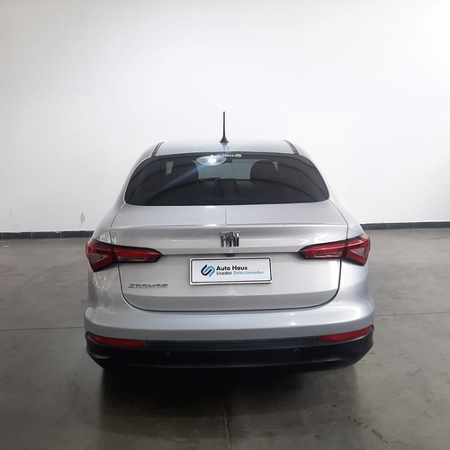 Imagen 4 de 13 de Fiat Fiat Cronos 1.8 Precission 4p