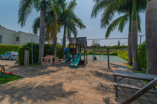 Casa En Venta Con Jardin Privado En Jiutepec, Morelos