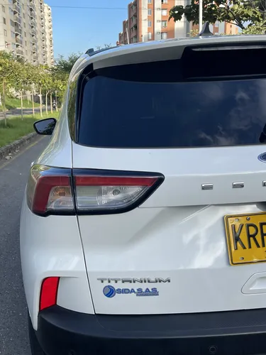 Ford Escape 2.500 Titanium híbrida