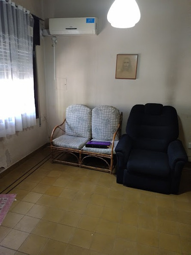 Se Vende Casa + Departamento  En B° Colon