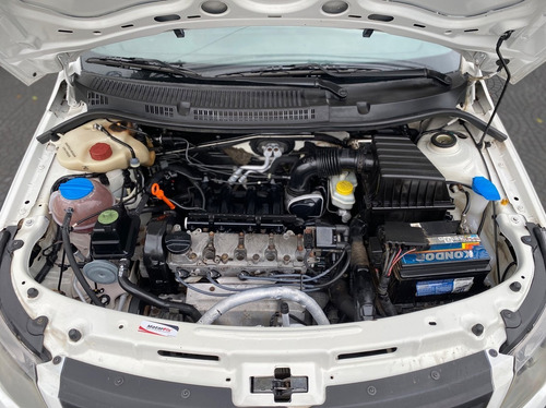 Imagem 10 de 11 de Volkswagen Saveiro 1.6 Cross Ce 8v 2013