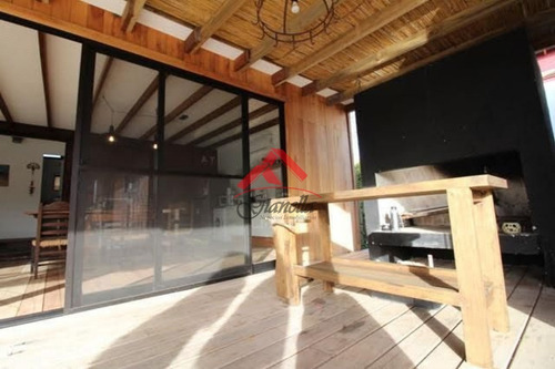 Venta De Casa En Punta Piedras, Manantiales.- Ref: 1631