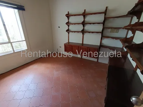 Se Vende Casa En Prados Del Este