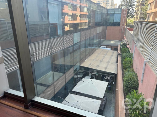Local Comercial En Arriendo En Las Condes En Primer Piso