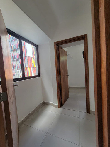 Imagen 21 de 22 de Apartamento De 3 Habitaciones En Alquiler
