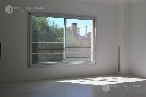 Imagen 12 de 28 de Casa De Gran Diseño, Espaciosa - Haras Santa Maria (toma Menor Valor En Mismo Barrio)
