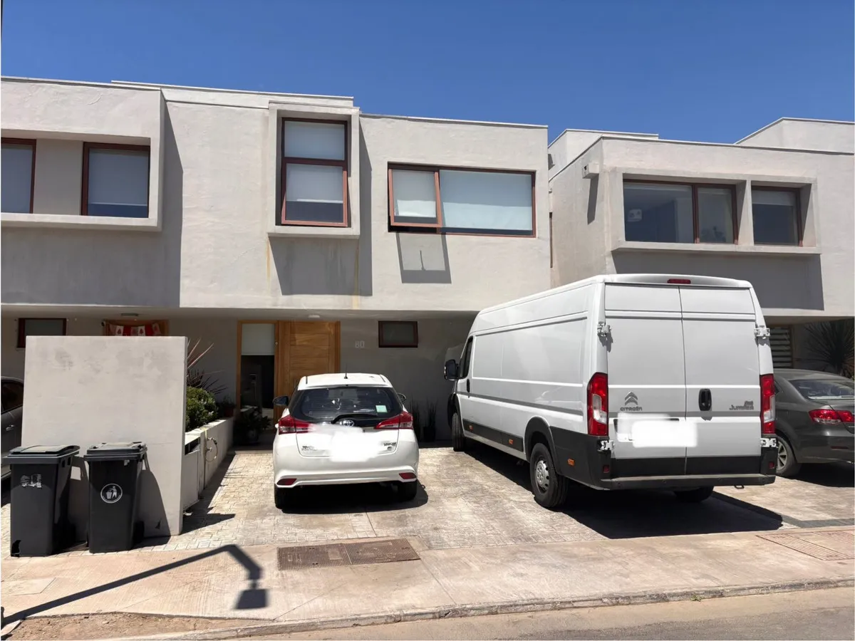 Imagen 1 de 30 de Moderno Townhouse En Entorno Exclusivo 3d 3b - Chicureo - C