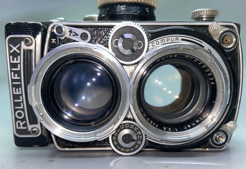 Rolleiflex 2.8 C (type K7c) Lente Zeiss Planar 80mm F/2.8 Preto (Usado)