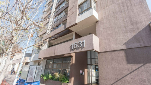1 Dorm 1 Baño. Santa Elena 1631. A Pasos Metro Ñuble
