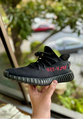 adidas Yeezy Boost 350 V2 - Color Bred  Talla 7.5mx-9.5us