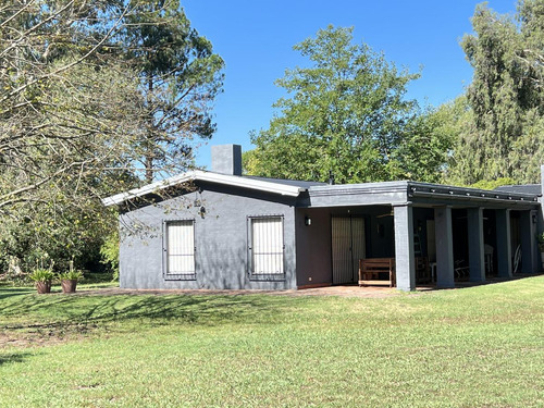 Encantadora Casa Quinta A La Venta En El Prestigioso Barrio La Araucaria| Lobos