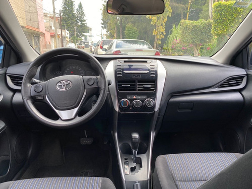 Imagen 11 de 11 de Yaris Core 2018 Automatico Clima Electrico Cd Bolsas Rines