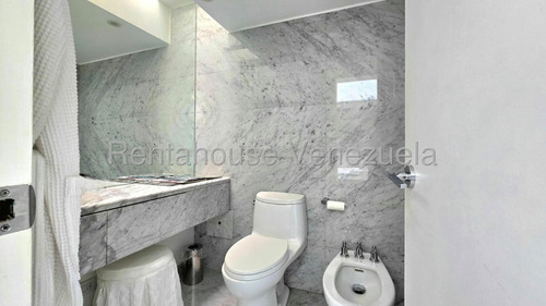 Exclusiva Casa Con Acabados De Lujos En Venta En Los Chorros Yf