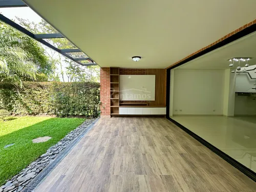 Casa En Arriendo En Tres Esquinas. Cod A775993