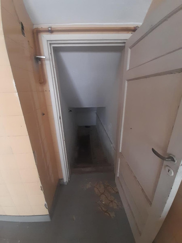 Inversión Inteligente Casa Con Patio, Cochera Y Posibilidad Comercial