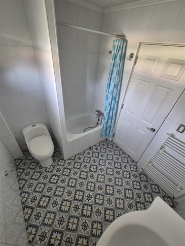 Casa En Venta, Seminueva De 4 Dorm. A 10min De L.a.
