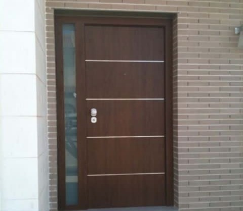 Puertas De Madera Masciza Con Marco Con Visor De Vidrio