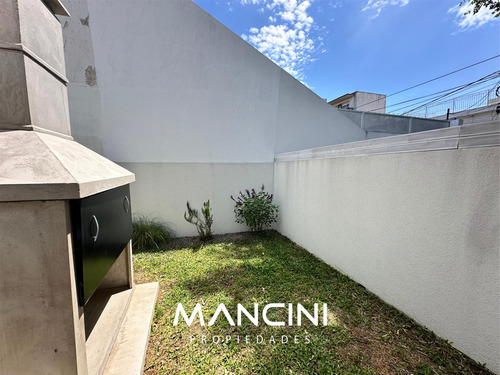 Duplex En Venta De 4 Ambientes - Villa Ballester