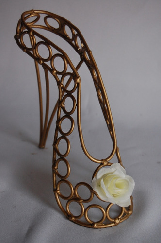 Centro De Mesa Zapato Artesanal En Hierro Dorado