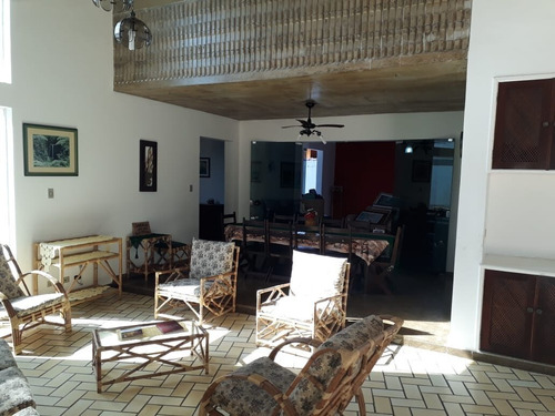 Imagem 7 de 14 de Casa Na Praia, 5 Suítes Com Piscina E Churrasqueira