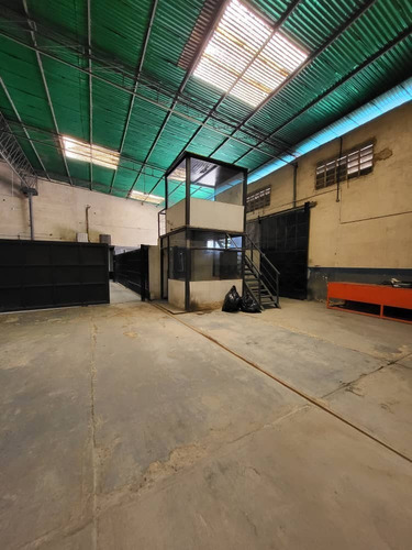 Imagen 27 de 30 de Se Vende Galpón De 1683 Mtr2 En Av. Los Aviadores Barrio San Luis 04243297055