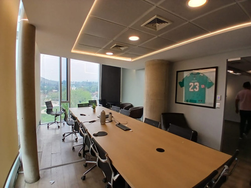 Excelente Oficina De 439m2 Habilitada En Excelente Sector