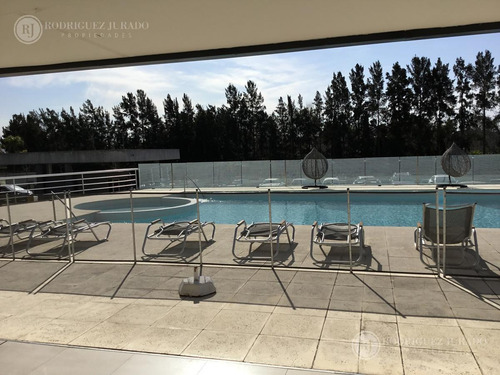 Imagen 15 de 17 de Departamento De 2 Amb Al Río Con Cochera - Vista Bahía - Nordelta