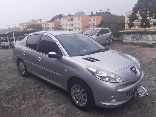 Peugeot 207 Sedan