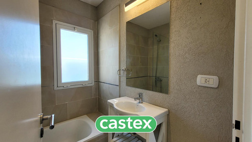 Casa En Venta En El Barrio Vistas De Puertos, Escobar