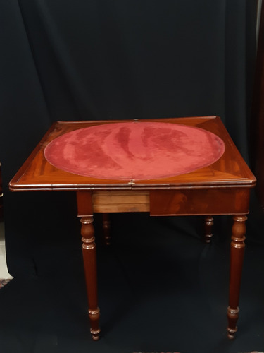 Mesa De Juego Caoba, Cubierta De Felpa (Usado)