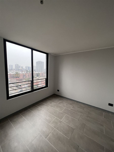 Depto En Arriendo De 2 Dorm Estacionamiento . En La Cisterna