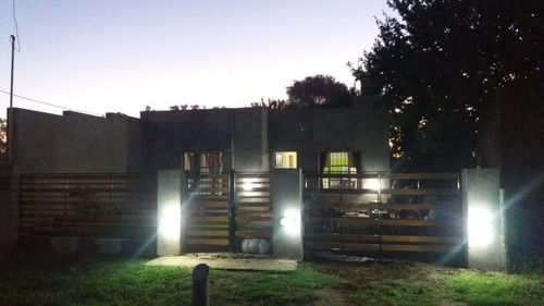 Casa En Venta - 2 Dormitorios 1 Baño - 55 Mts2 - 9 De Julio