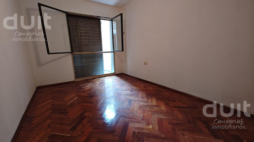 Departamento En Nueva Córdoba De 3 Dormitorios C/cochera