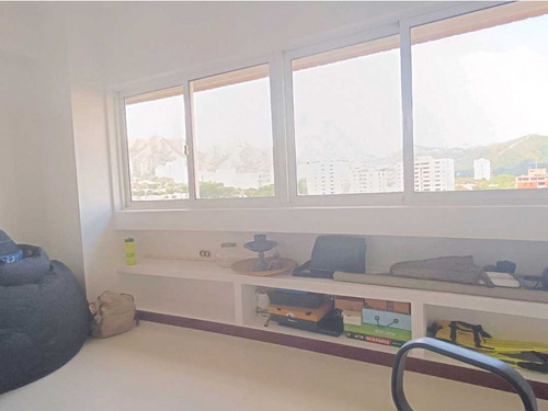 Apartamento En Alquiler Urb. Los Mangos Pe-8370769