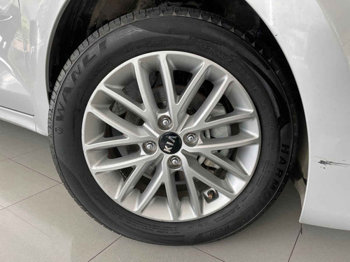 Imagen 13 de 15 de Kia Kia Rio Hb 2018 5p Hb Lx, Tm6, Ve, F. Niebla, Ra-15