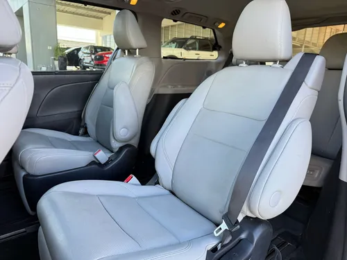 Toyota Sienna 3.5 Limited At