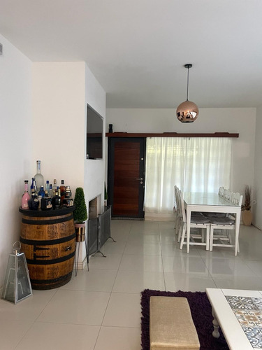 Casa En Floresta