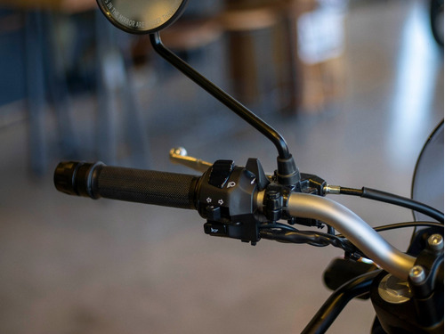Imagen 4 de 25 de Royal Enfield Himalayan Rock Red