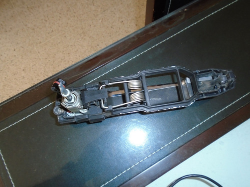 Vendo Manigueta Delantera Izq. De Mercedes Benz, Año 2000