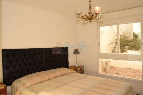 Apartamento En Peninsula, 2 Dormitorios *- Ref: 2221