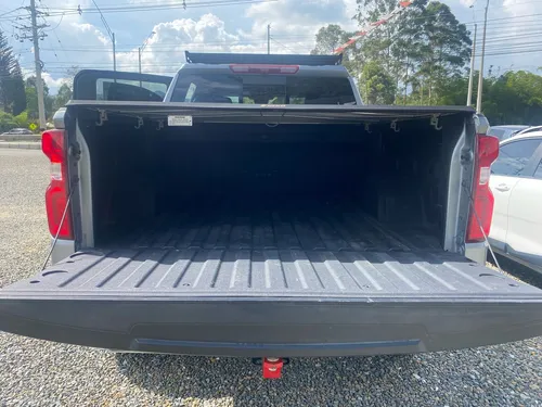 Chevrolet Silverado Z71 AT 4X4 6.2