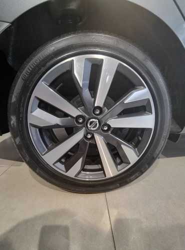 Imagen 10 de 15 de Nissan Versa Exclusive Cvt