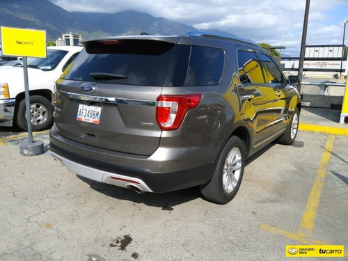 Ford Explorer Limited-automática