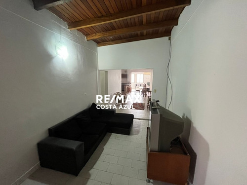 Remax Vende Amplia Casa En Conjunto Los Coralitos Tucacas