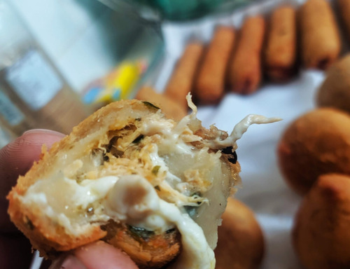 Imagem 5 de 10 de Fabricante De Coxinhas Artesanais Com A Massa De Batata.