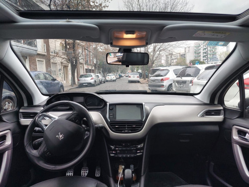 Imagen 10 de 17 de Peugeot 208 Feline 1.6 Mt 5 Ptas. / Nafta / 2016