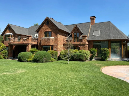 Espectacular Casa A Orilla De Cancha De Golf