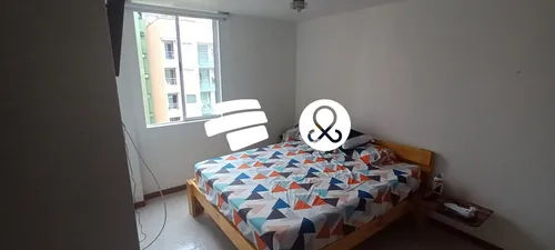 Apartamento En Venta En Laureles, Primer Parque. Medellin
